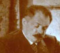Lucien Descaves écrivant
